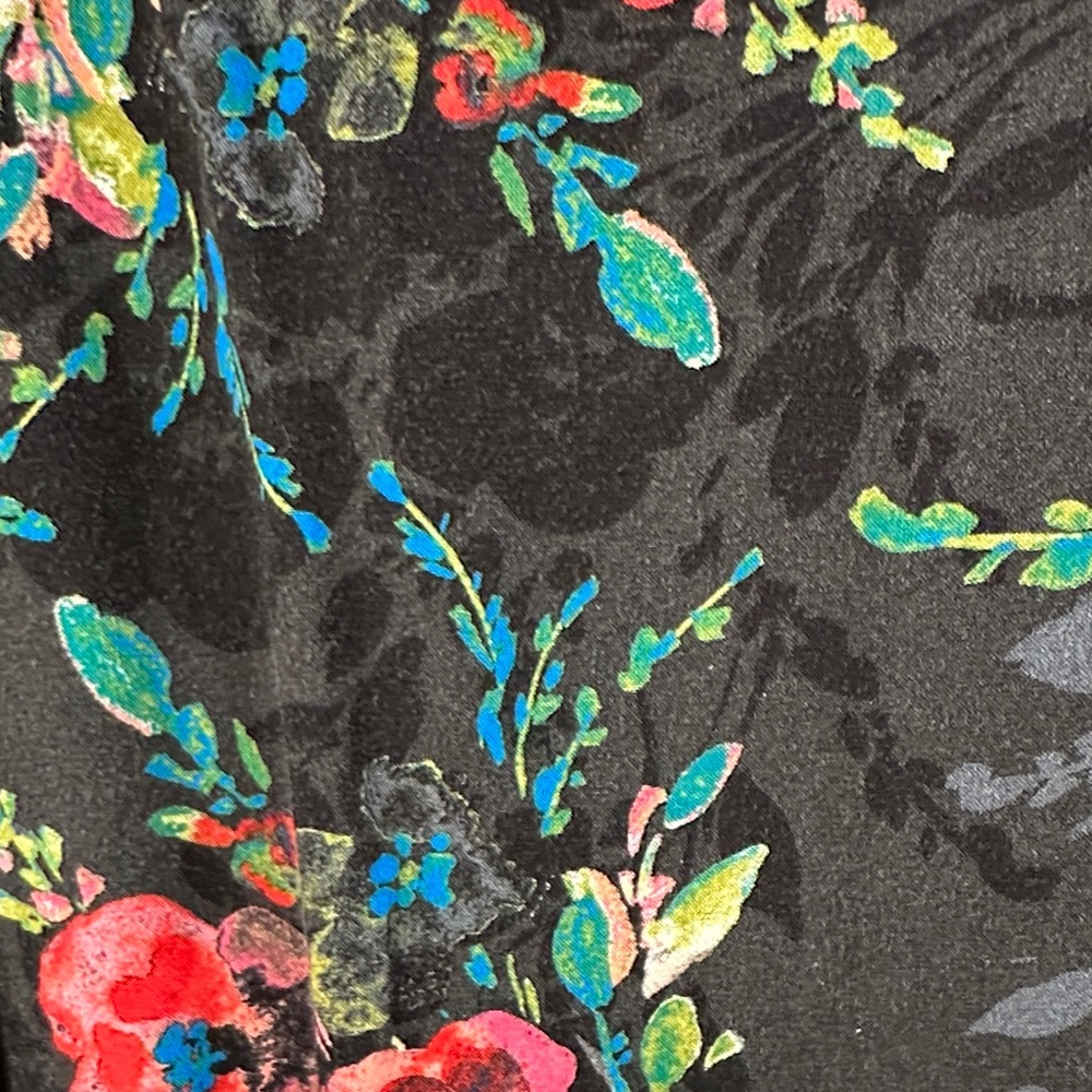 Women’s Floral Raglan Long-Sleeve Top - Black & Gray Kut From the Cloth - Picture 4 of 7